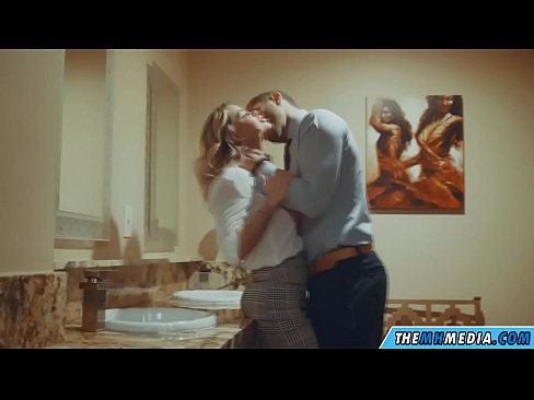 ❤️ Kur një bjonde me bukë ju josh në një banjë publike ❤ Porno në sq.epoxyflooringjanesville.top ️❤